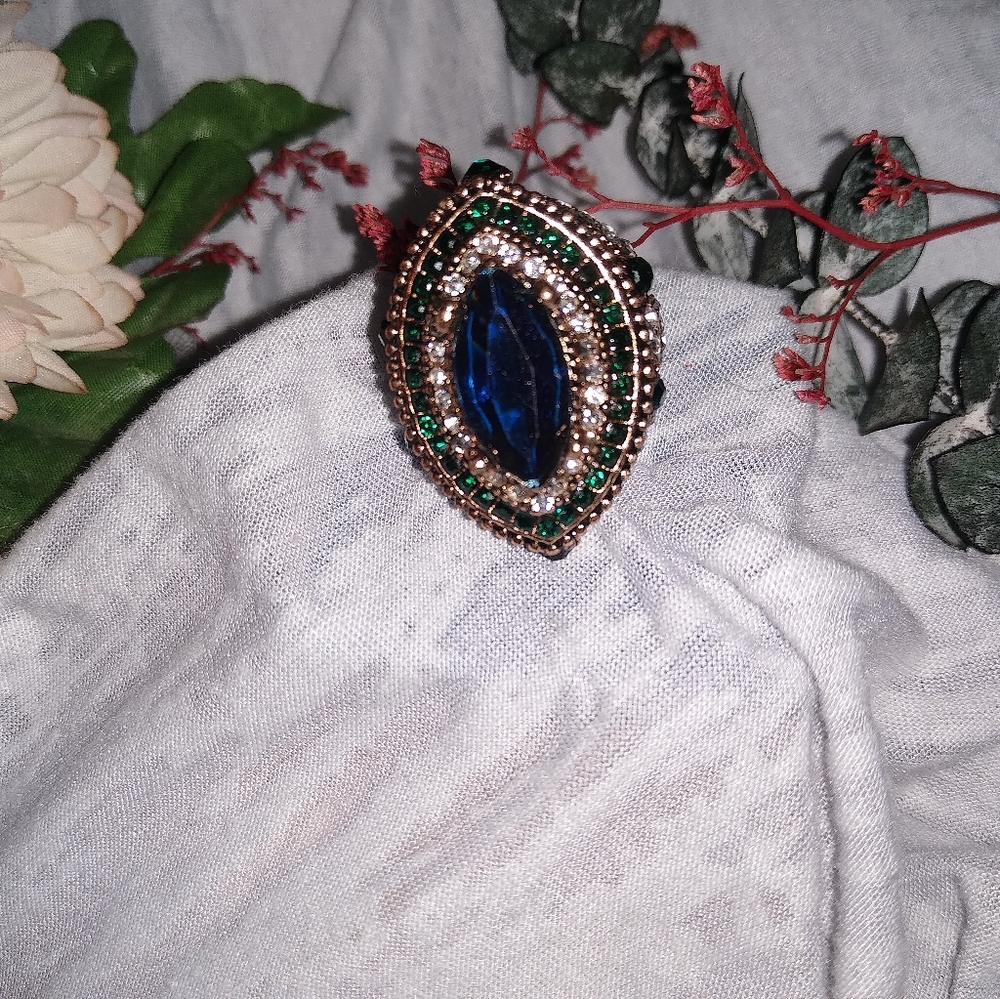 NWT Turkish Faux Resin Gold Boho Statement